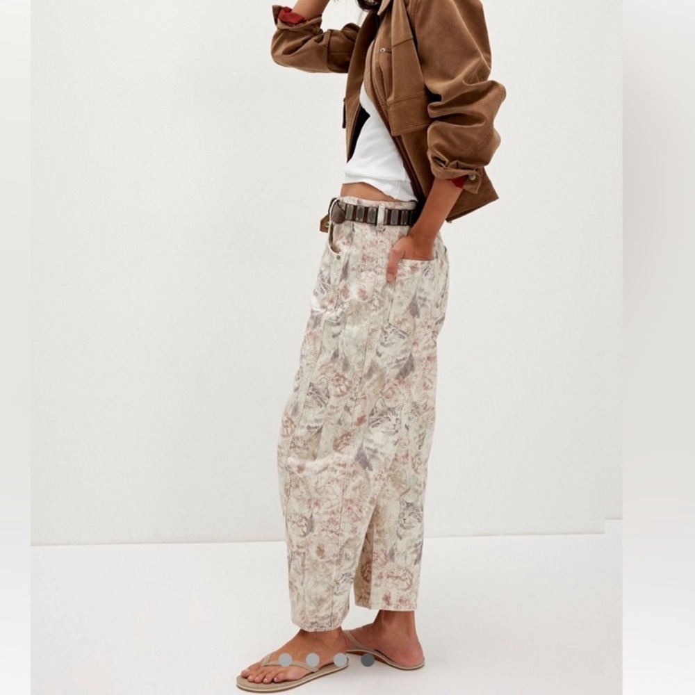 We The Free Neutral Floral Print Wide-Leg Jeans - Picture 5 of 5